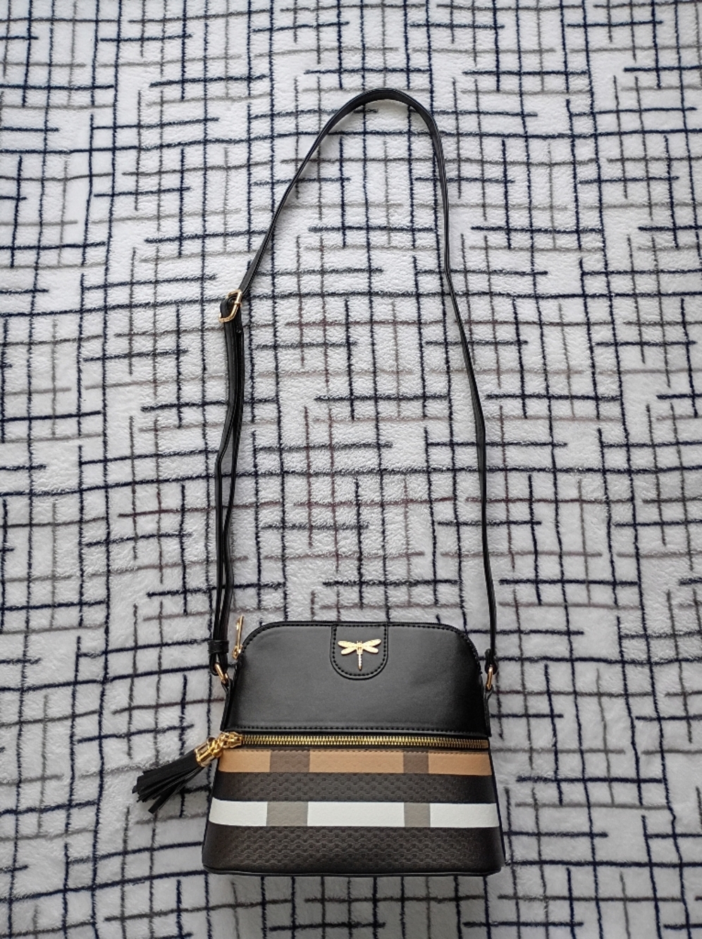 DELUXITY Women's Dragonfly Emblem Black Crossbody Bag Plaid NWOT